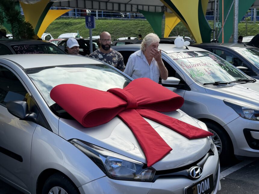 Gigantes de Sergipe reúne cerca de mil carros e motos em feirão de três dias em Aracaju