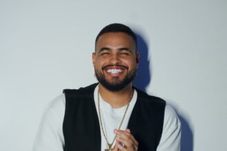 Yan, um dos principais nomes da nova geração do pagode, faz estreia em Aracaju com pocket show