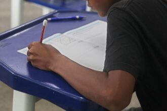 Alunos e professores participam hoje de Olimpíada de Matemática