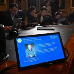 Belga que descobriu menor partícula do universo recebe Nobel de Física