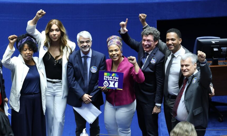 CUT elogia fim da “massacrante” 6×1; CNI quer revisar PEC aprovada