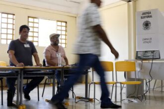 Cerca de 158,7 milhões de eleitores vão às urnas em todo o país