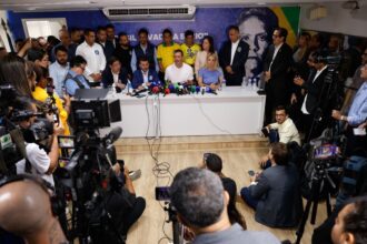Douglas Ruas critica judicialização da eleição e se declara governador