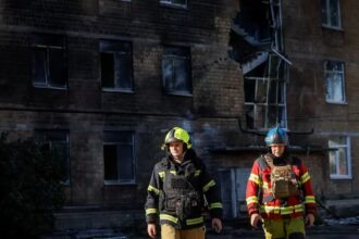 Drone russo atinge escola em Kiev; não há feridos, dizem autoridades