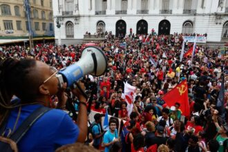 Estudantes fazem atos pelo país em apoio a Lula