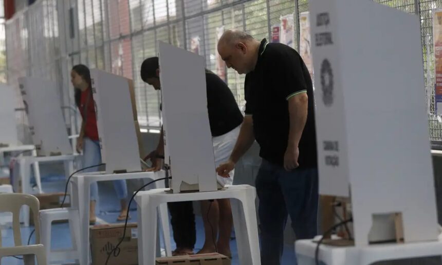 Idosos votam primeiro: conheça outros eleitores com prioridade