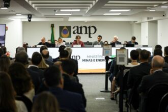 Leilão da ANP arrecada R$ 3 bilhões com a venda de 49 blocos