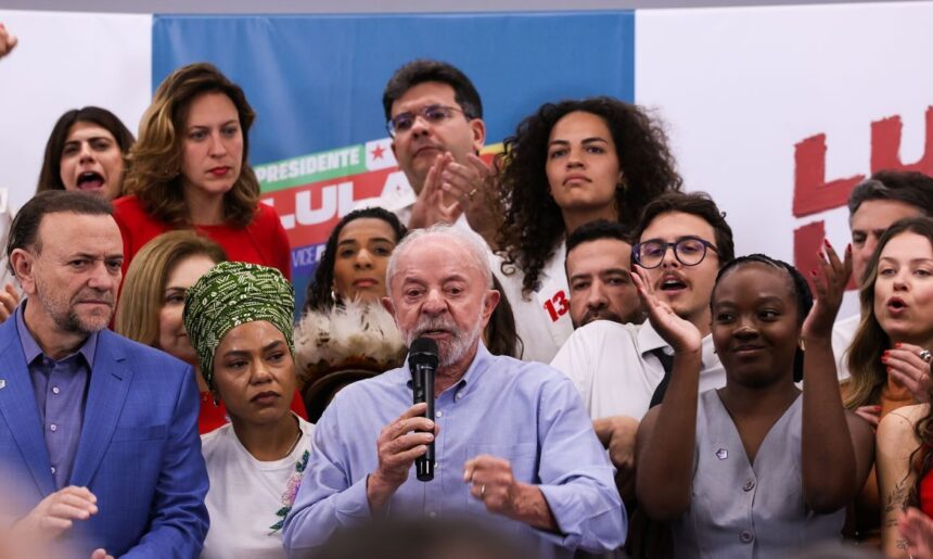 Lula cobra Flávio Bolsonaro sobre apoio ao fim da escala 6×1