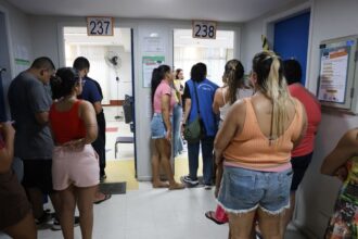 Moradores da Maré se mobilizam para divulgar locais de votação