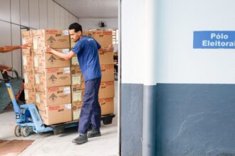 Saiba quais situações permitem acompanhante na cabine de votação