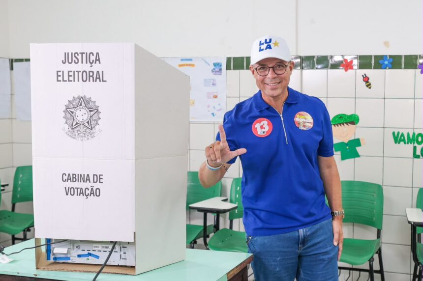 Fábio Mitidieri vota em Aracaju e demonstra confiança no resultado das eleições