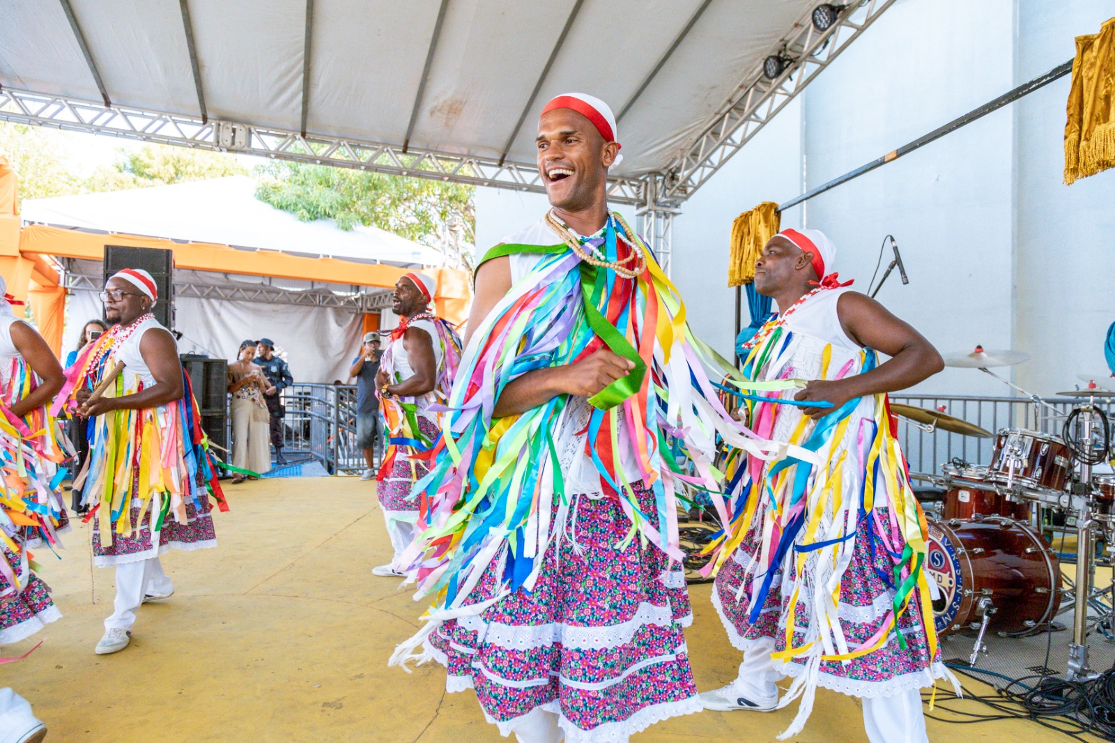 Manifestações culturais e espaço do festival. Foto: Divulgação.