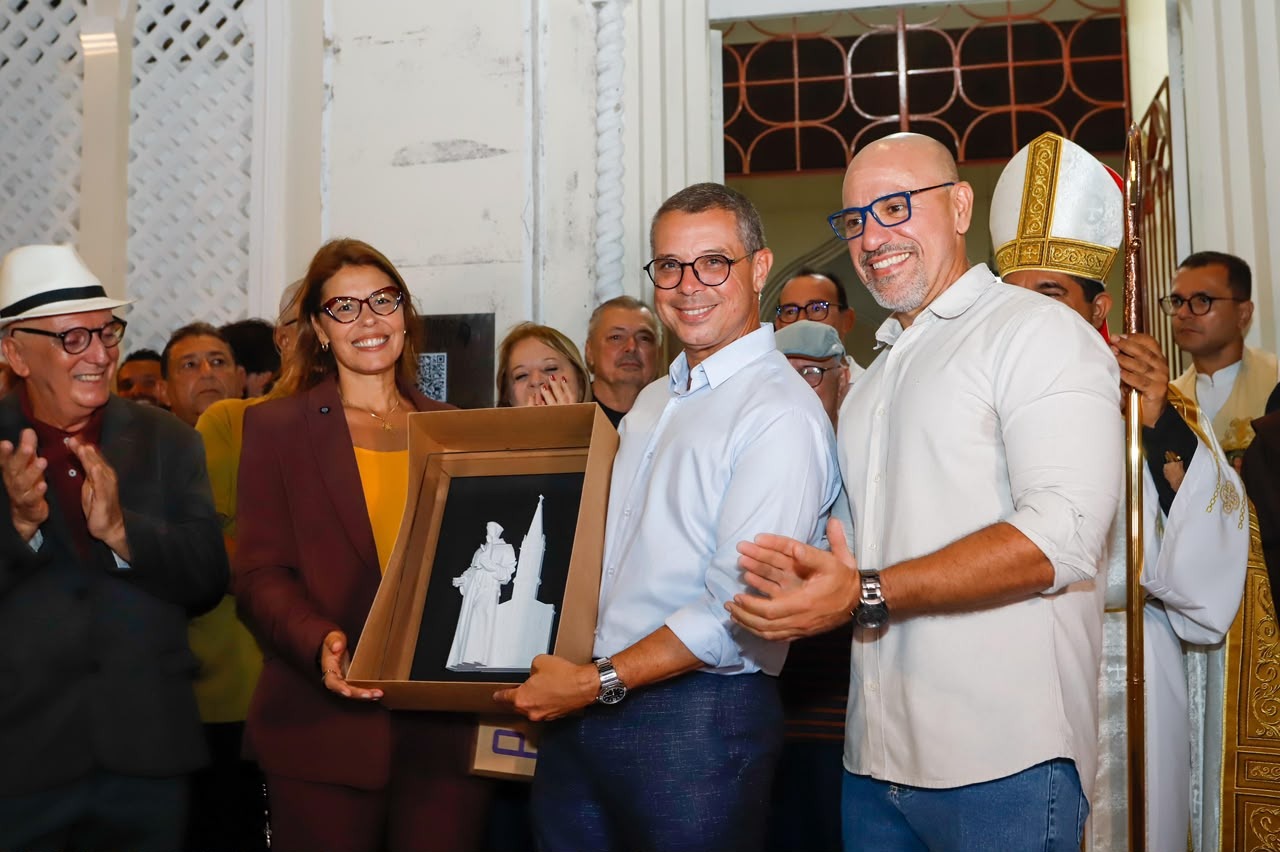 Stéfanie Carla e Fábio Mitidieri durante a inauguração do mirante
